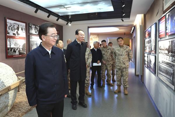 王宁走访慰问驻滇部队