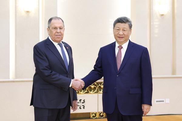 习近平会见俄罗斯外长拉夫罗夫