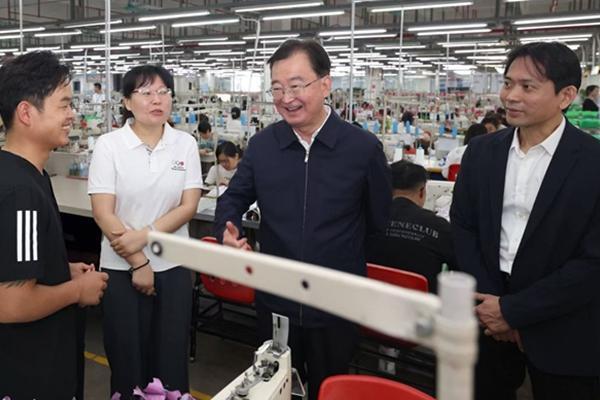 王宁在文山州调研时强调 在践行正确政绩观中真抓实干兴业富民