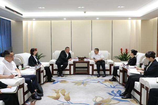 云南省农村信用社联合社与集团座谈交流