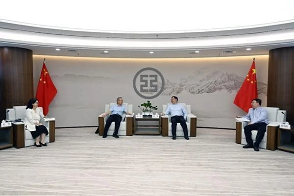 集团拜访中国工商银行云南省分行